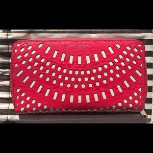 Henri Bendel Wallet